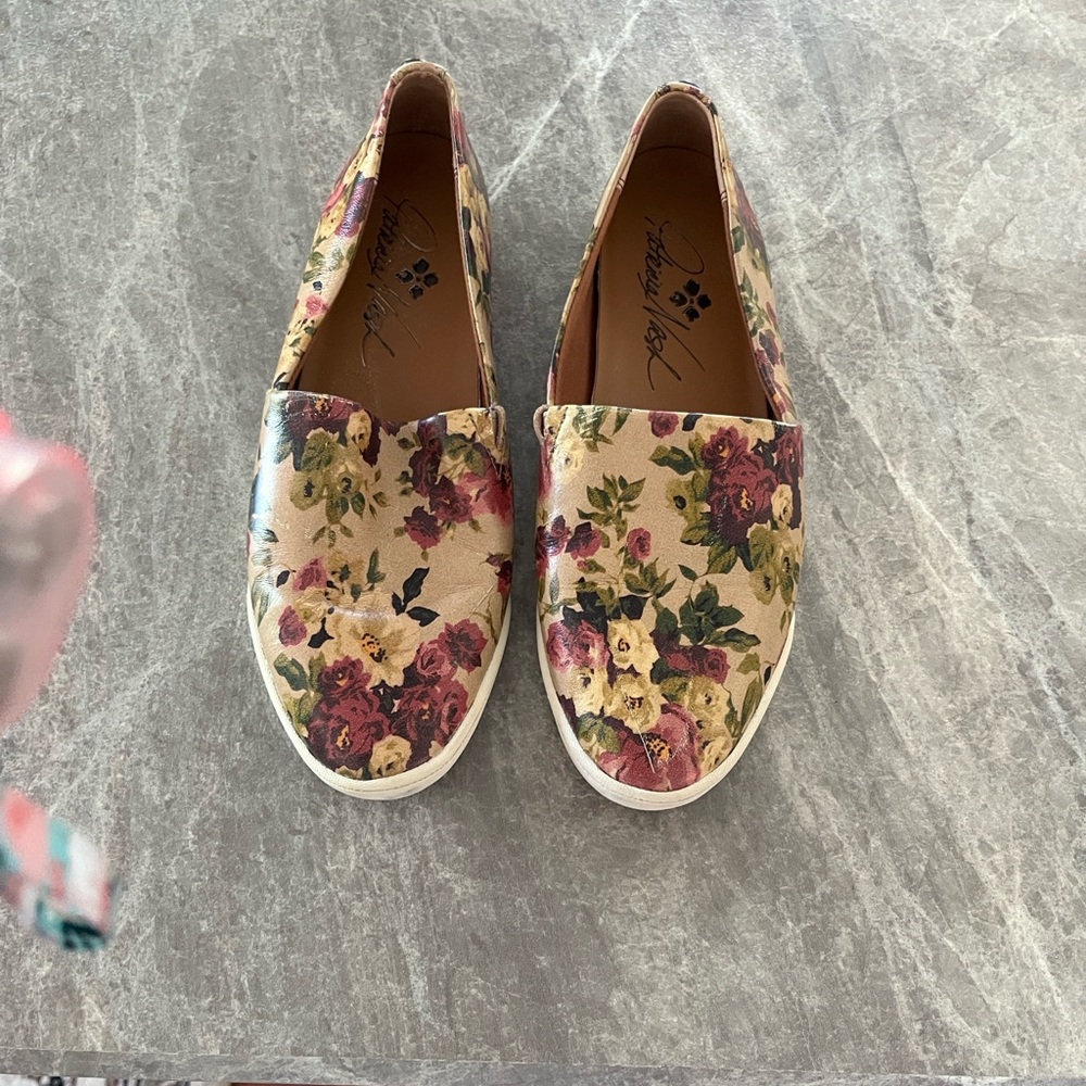 Patricia Nash floral print loafers leather